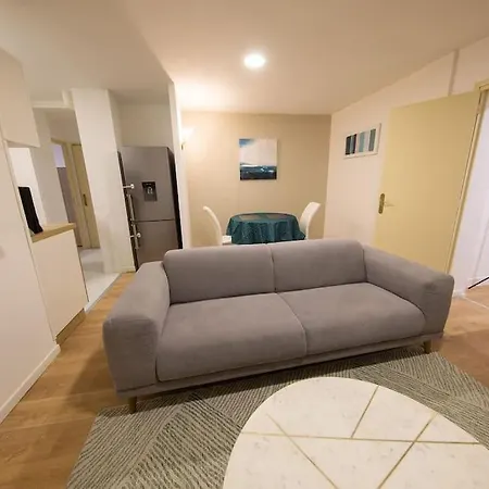 Διαμέρισμα Emplacement Ideal, Maison Calme & Cosy Avec Cour Σεν-Κεντέν