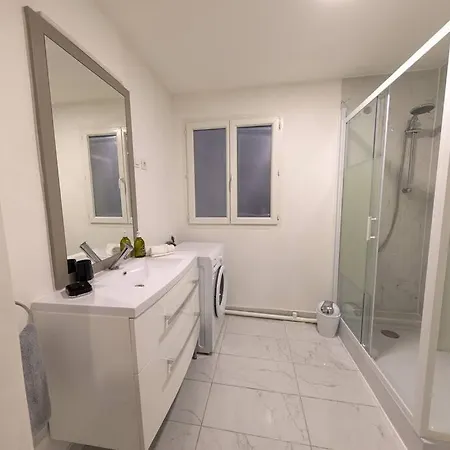 Διαμέρισμα Emplacement Ideal, Maison Calme & Cosy Avec Cour Σεν-Κεντέν