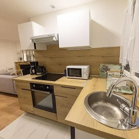 Διαμέρισμα Emplacement Ideal, Maison Calme & Cosy Avec Cour