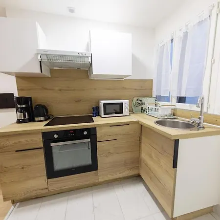 Emplacement Ideal, Maison Calme & Cosy Avec Cour *