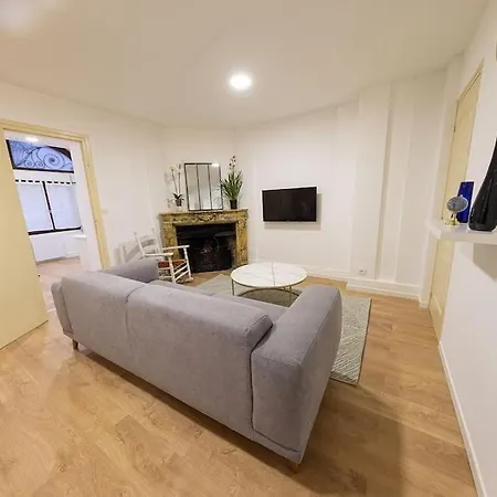 Emplacement Ideal, Maison Calme & Cosy Avec Cour Διαμέρισμα
